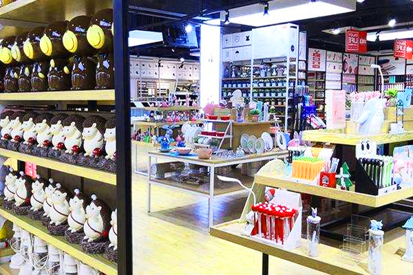 开精品店赚钱吗