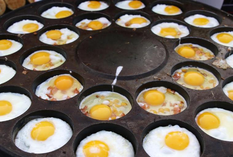 风靡全国的10种街头小吃,必须街头吃才有滋味,最后一个最著名