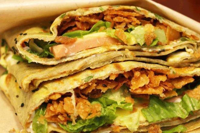 风靡全国的10种街头小吃,必须街头吃才有滋味,最后一个最著名